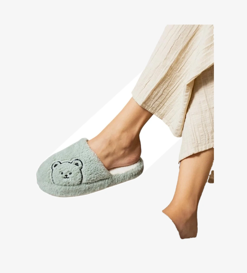 Önü Kapalı Ayıcık Baskılı Peluş Kadın Ev Terliği YEŞİL