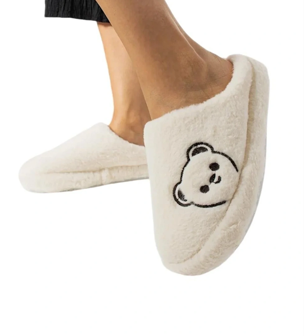 Önü Kapalı Ayıcık Baskılı Peluş Kadın Ev Terliği BEYAZ