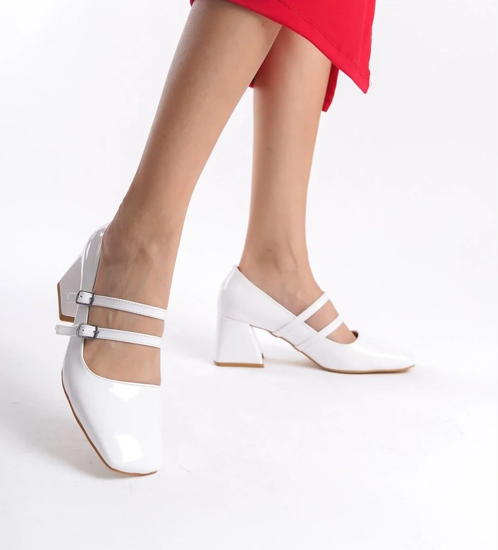 Culia Beyaz Rugan Mary Jane Çift Bant Küt Burun Topuklu Ayakkabı