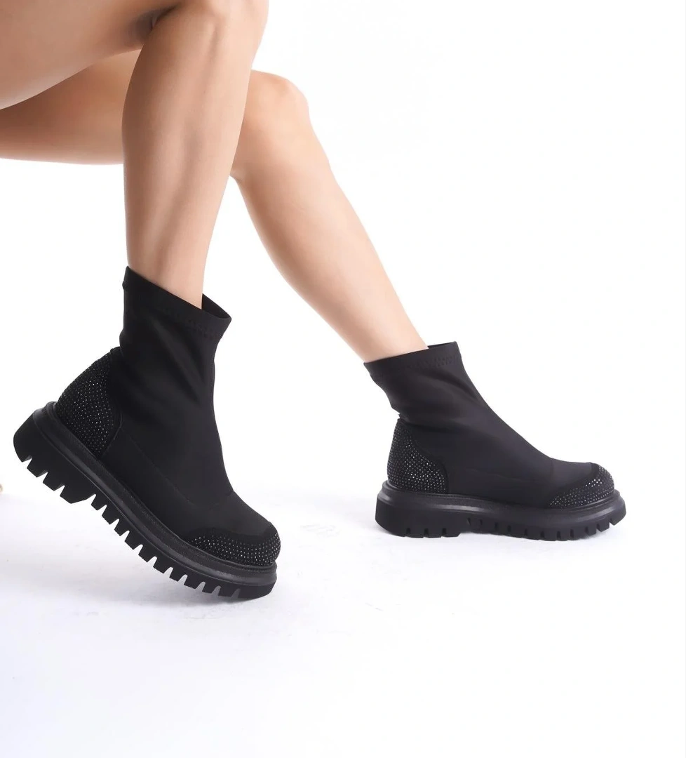 Modabuymuş Kobe Siyah Taşlı Streç Dalkıç Kumaş Esnek Günlük Bot model görseli