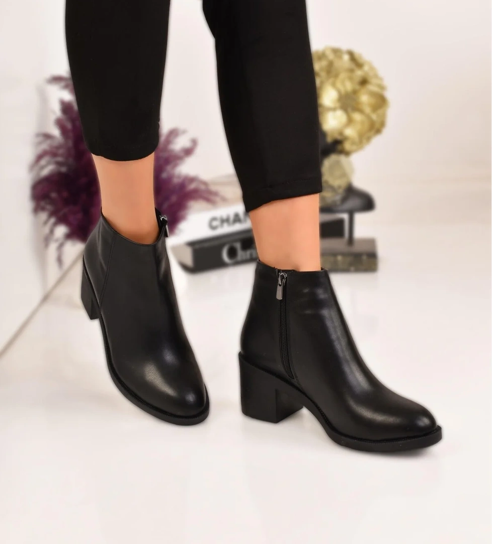 Odesa Ayakkabı Kadın Fermuarlı Topuklu Bot model görseli