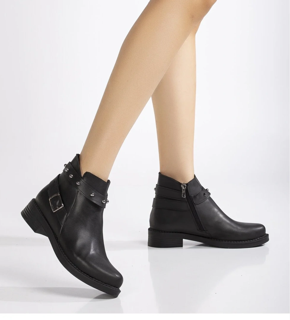 Kadın Siyah Cilt Termo Taban Tokalı Yanı Fermuarlı Kısa Topuklu Bot - Görsel 1