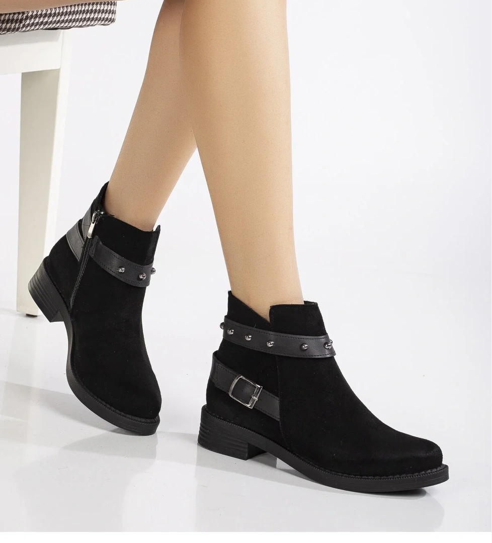 Kadın Siyah Süet Termo Taban Tokalı Yanı Fermuarlı Kısa Topuklu Bot