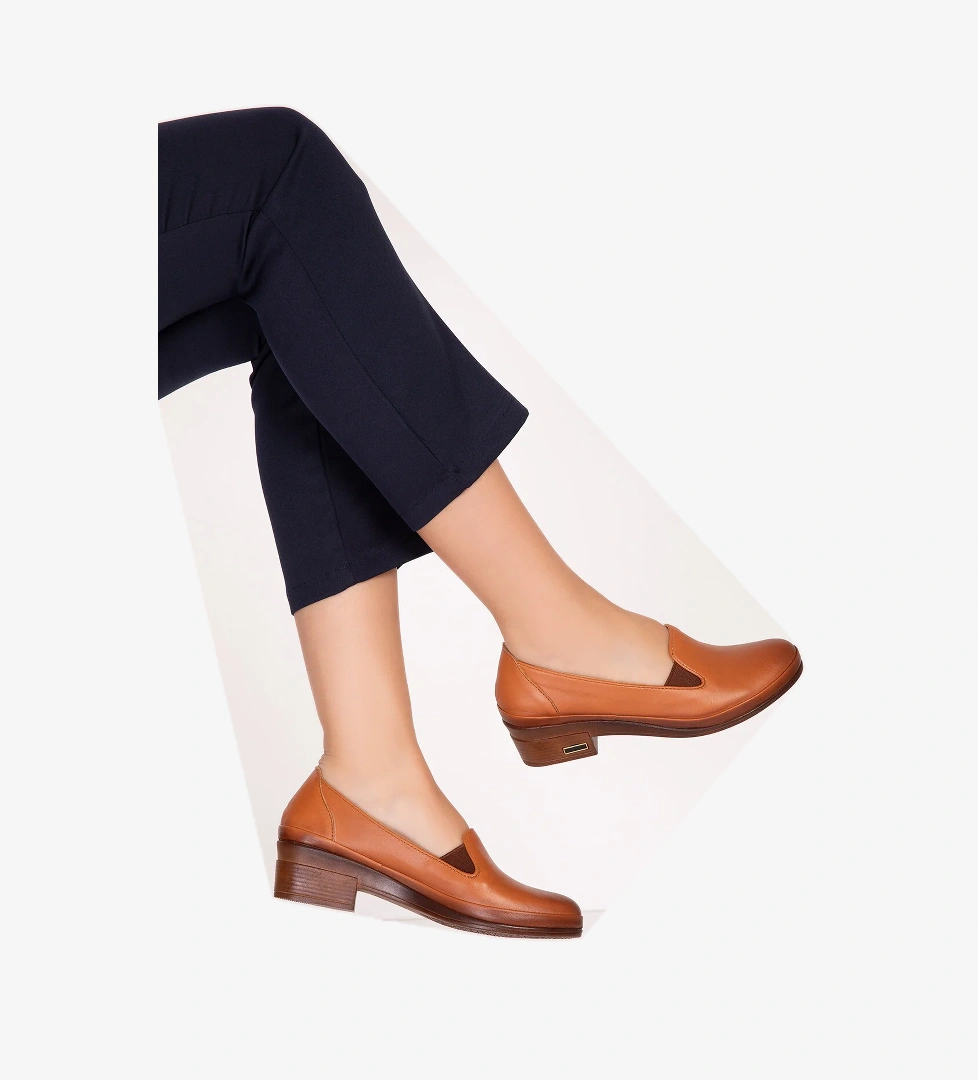 Gondol Hakiki Deri Kısa Topuklu Lastik Detaylı Ayakkabı msa.65