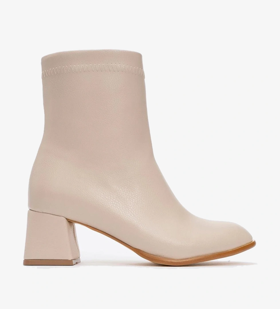 Ccway Sade Dikişli Fermuarlı Kadın Topuklu Bot Ci̇lt model görseli