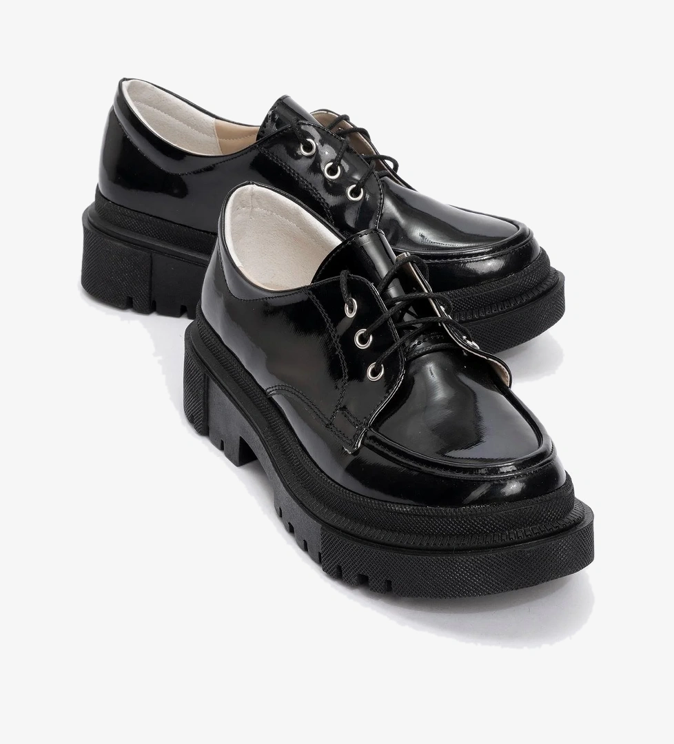 Ccway Kadın Günlük Ayakkabı Si̇yah Ci̇lt Rugan model görseli