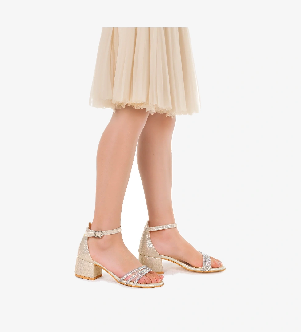 Nobe Günlük Kız Çocuk 4 Cm Topuklu Sandalet Ayakkabı Altın