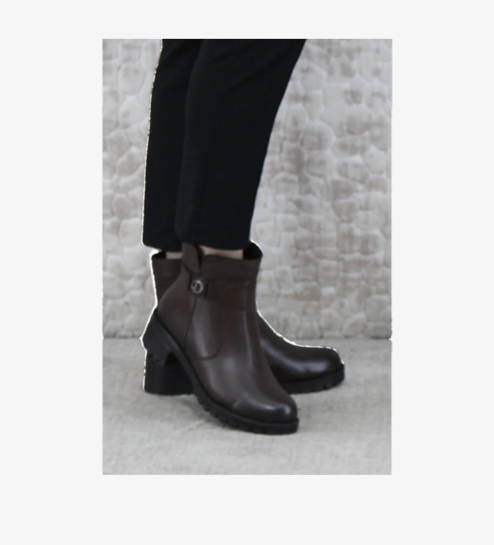 Mehmet Mete 32822 Kahve Orijinal Hakiki Deri İçi Kürklü Kaymaz Taban Kadın Bot model görseli