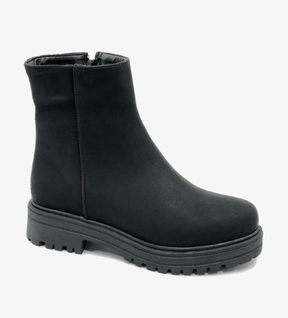 Ayakdaş 2306 Kaymaz Taban Düz Bot Kadın model görseli