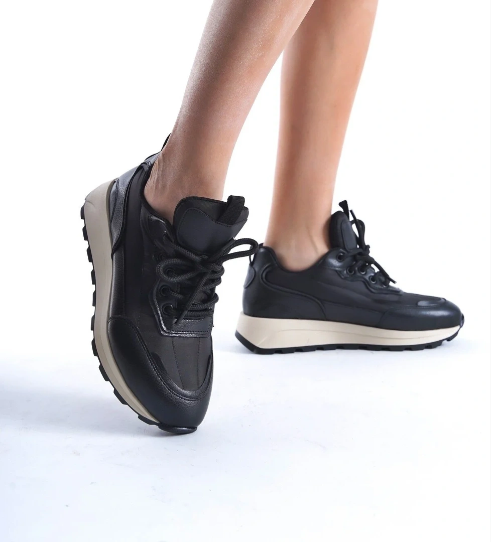 Modabuymuş Sersp Siyah Beyaz Krem Rahat Sneaker Hafif Günlük Spor Ayakkabı model görseli