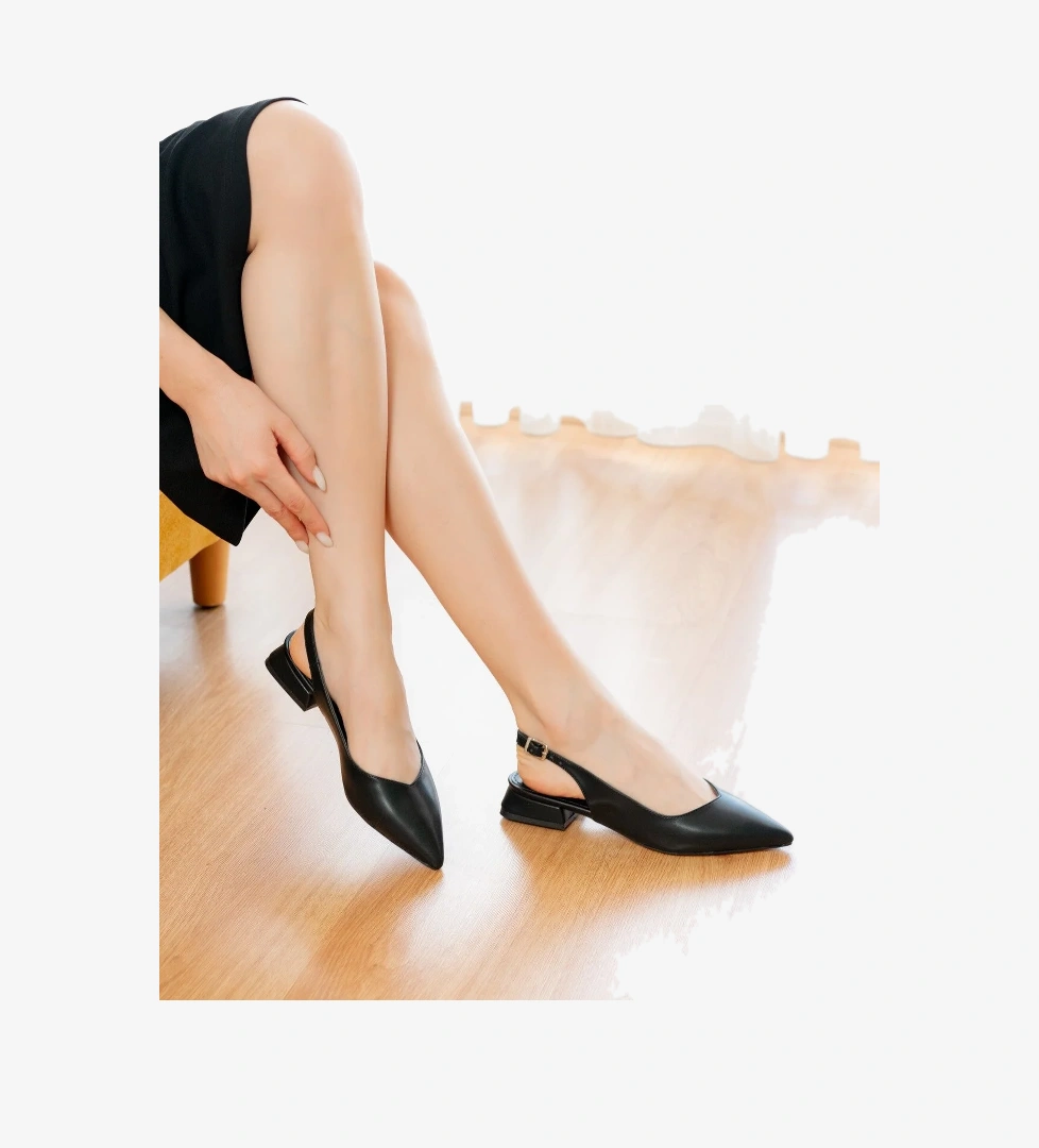 Liona Siyah ( 3 cm Topuklu ) Sivri Burun Topuklu Babet