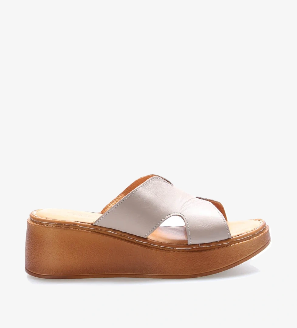 Fast Step Hakiki Deri Kadın Dolgu Topuk Terlik 972za1260 model görseli