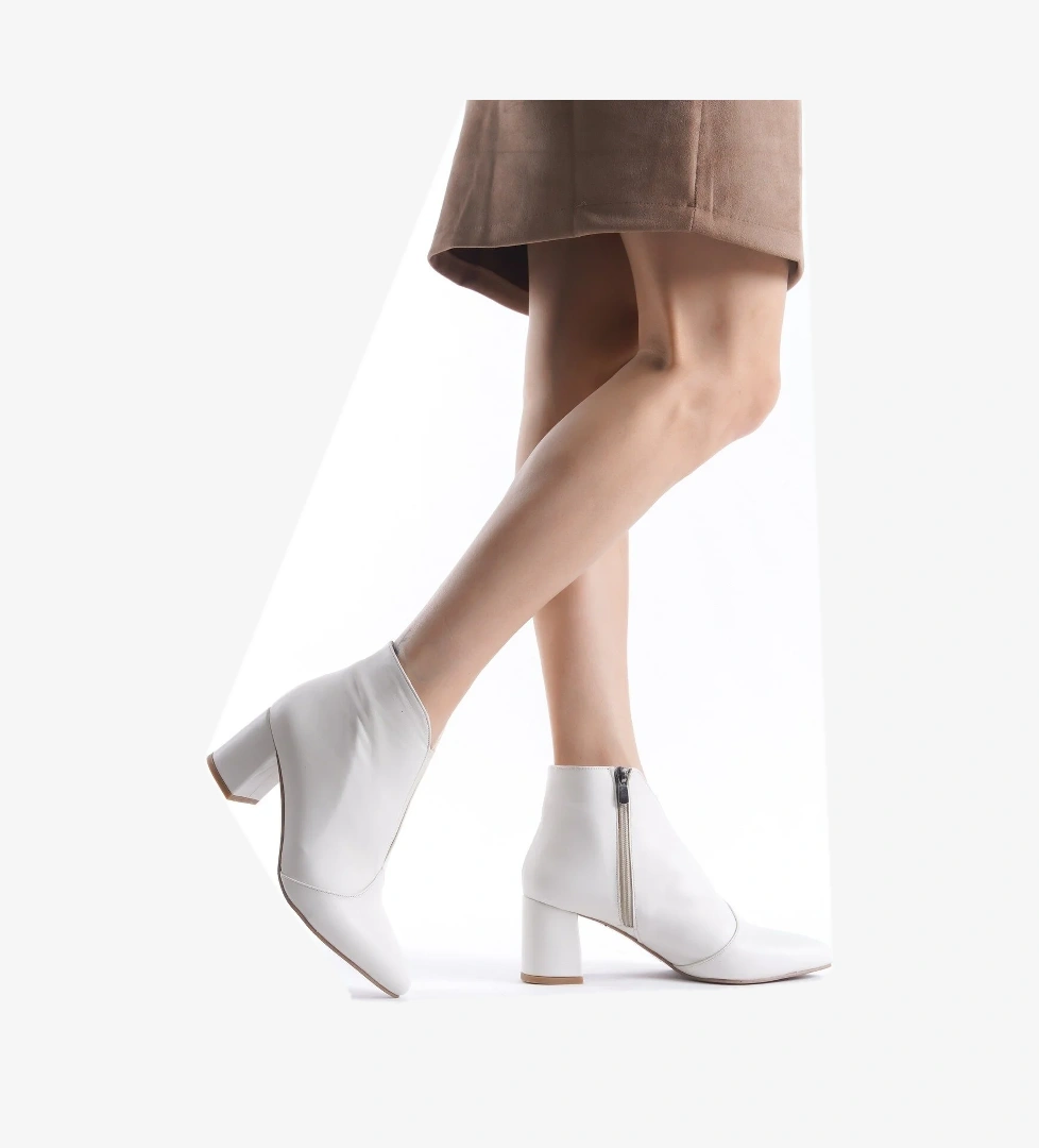 Lavi Bej Mat Hakiki Deri Kalın Topuklu Kadın Bot