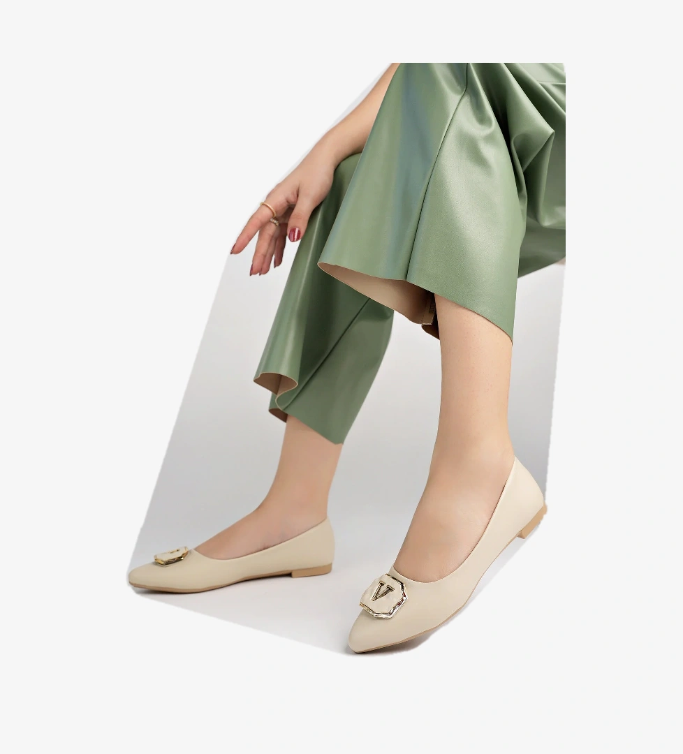 Kadın Yazlık Rahat Tokalı Sivri Burun Babet Ayakkabı .040 Ten