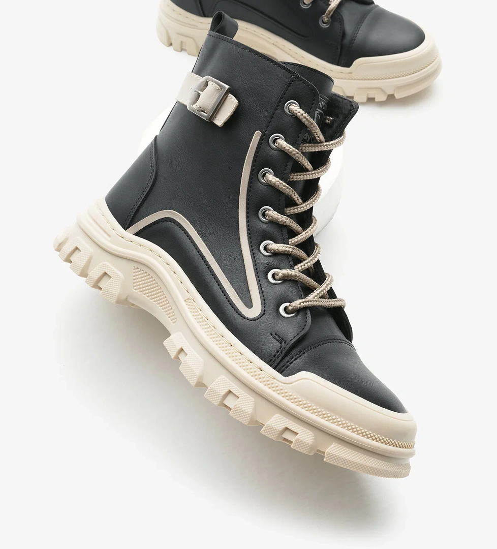 Tonny Black Kadın Siyah Bej Cilt Termo Taban Yanı Tokalı Bağcıklı Ve Fermuarlı Bot model görseli