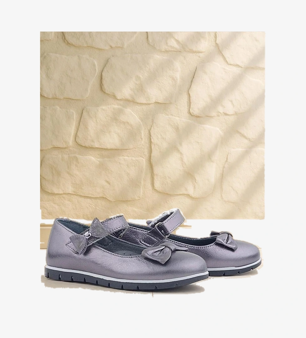 Rakerplus Hakiki Deri Platin Kurdele Detaylı Cırtlı Kız Çocuk Babet Ayakkabı model görseli