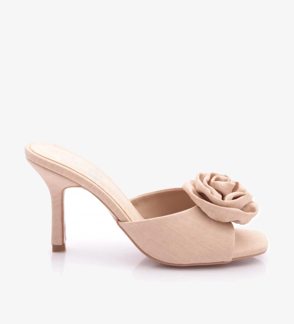 Dgn 6305 Kadin Gül Detayli Topuklu Terlik model görseli