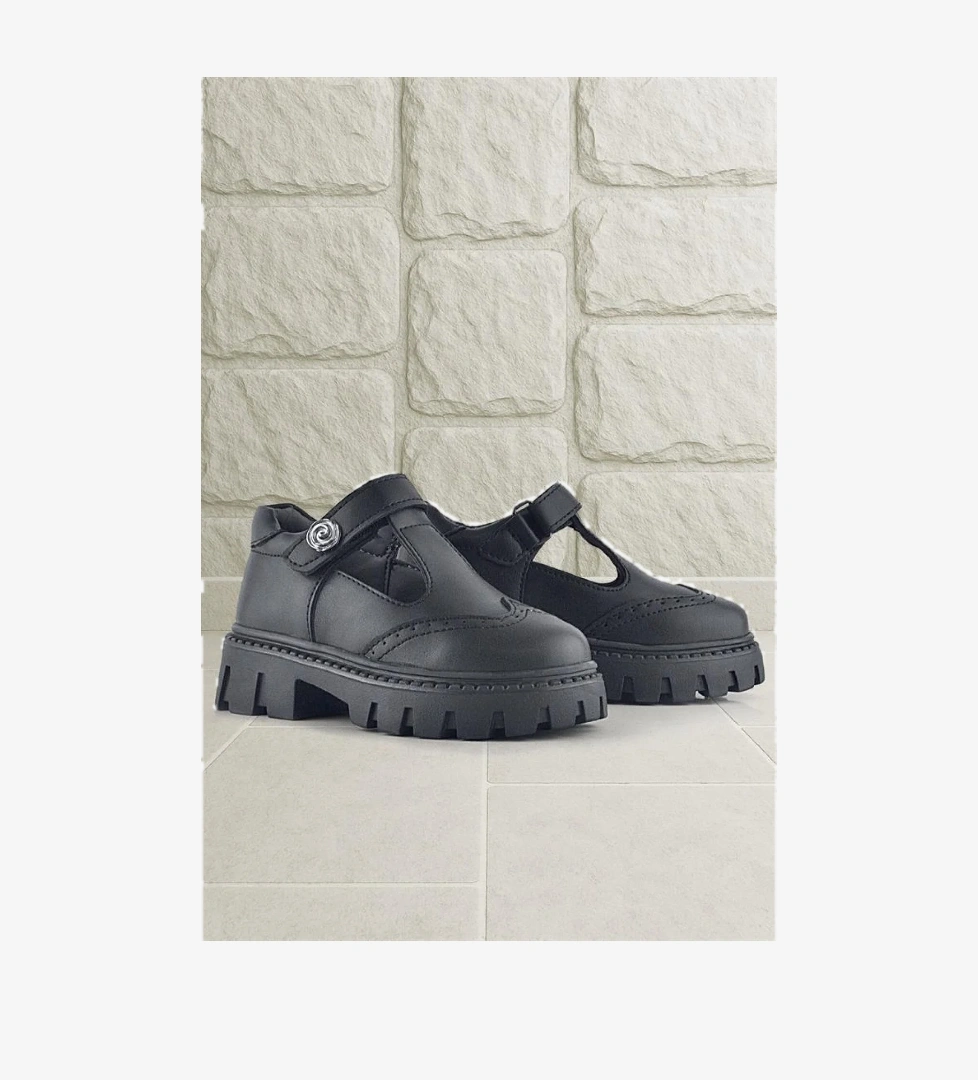 Rakerplus Siyah Mat Cırt Cırtlı Metal Detaylı Kız Çocuk Günlük Ayakkabı model görseli