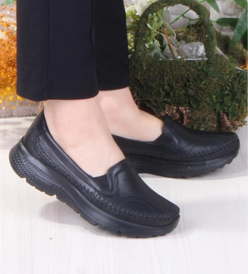 Mehmet Mete 42023 Hafif Rahat Esnek Hakiki Deri Kadın Ayakkabı model görseli