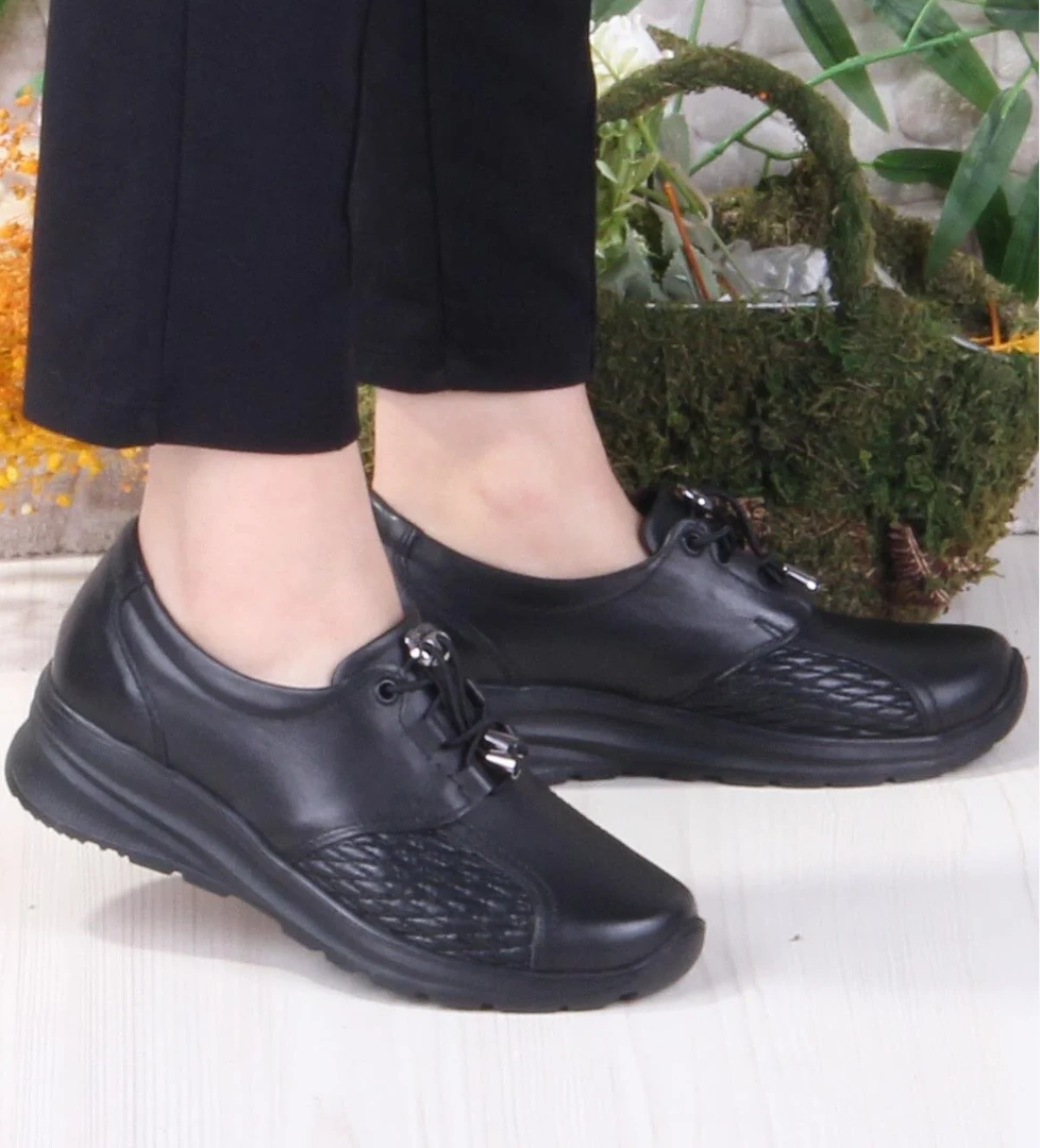 Mehmet Mete 42041 Kemik Çıkıntısına Özel Lastik Bağcıklı Hakiki Deri Kadın Ayakkabı model görseli