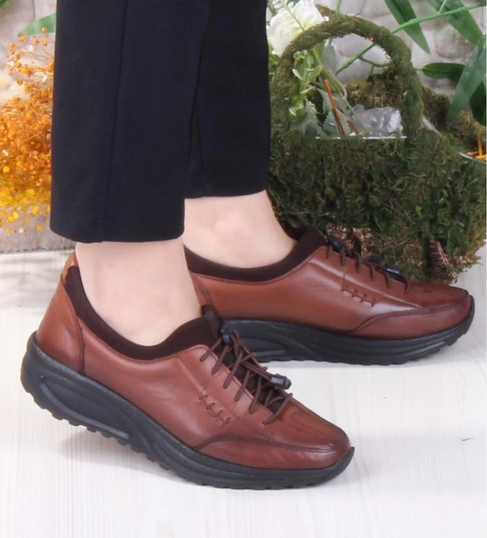 Mehmet Mete 4281 Yumuşak Hafif Rahat Hakiki Deri Kadın Ayakkabı model görseli