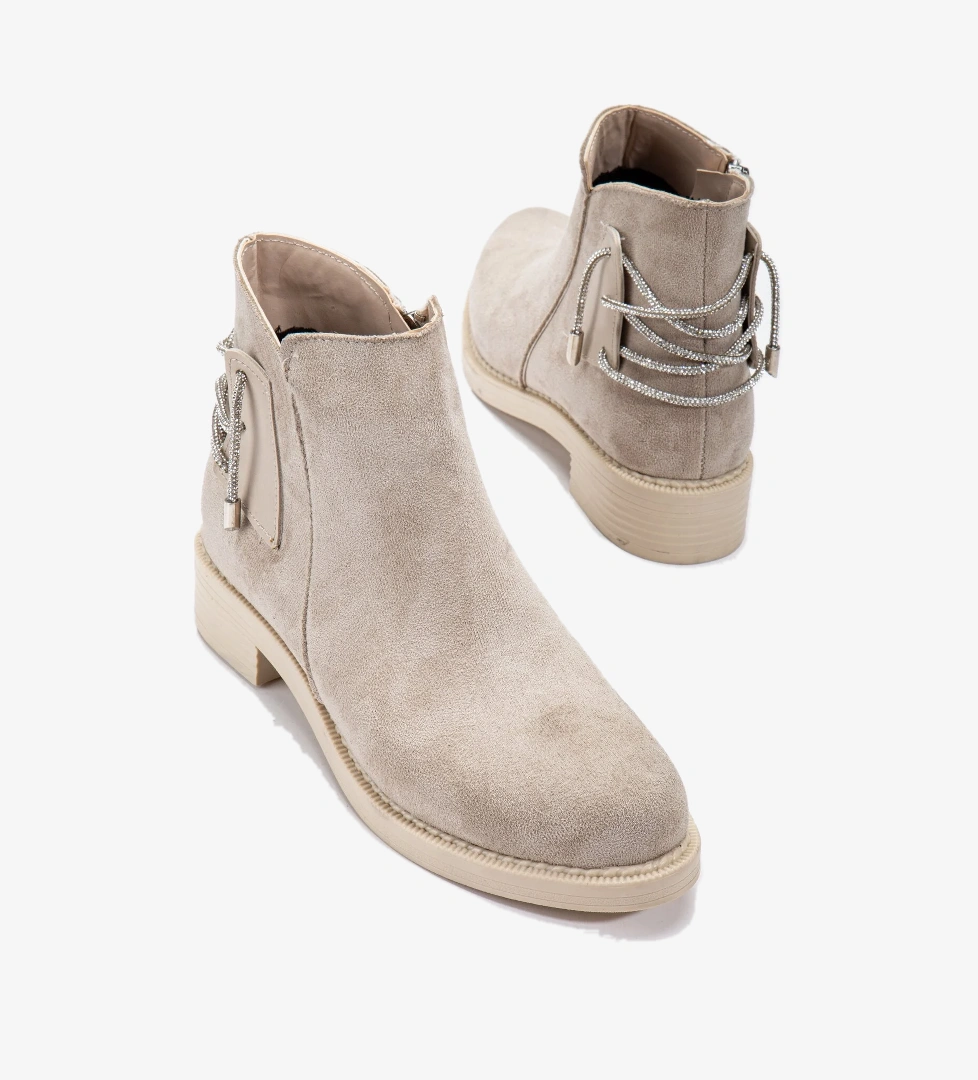 Kadın Ten Süet Termo Taban Arkası Taşlı İp Geçişli Fermuarlı Kısa Topuklu Bot