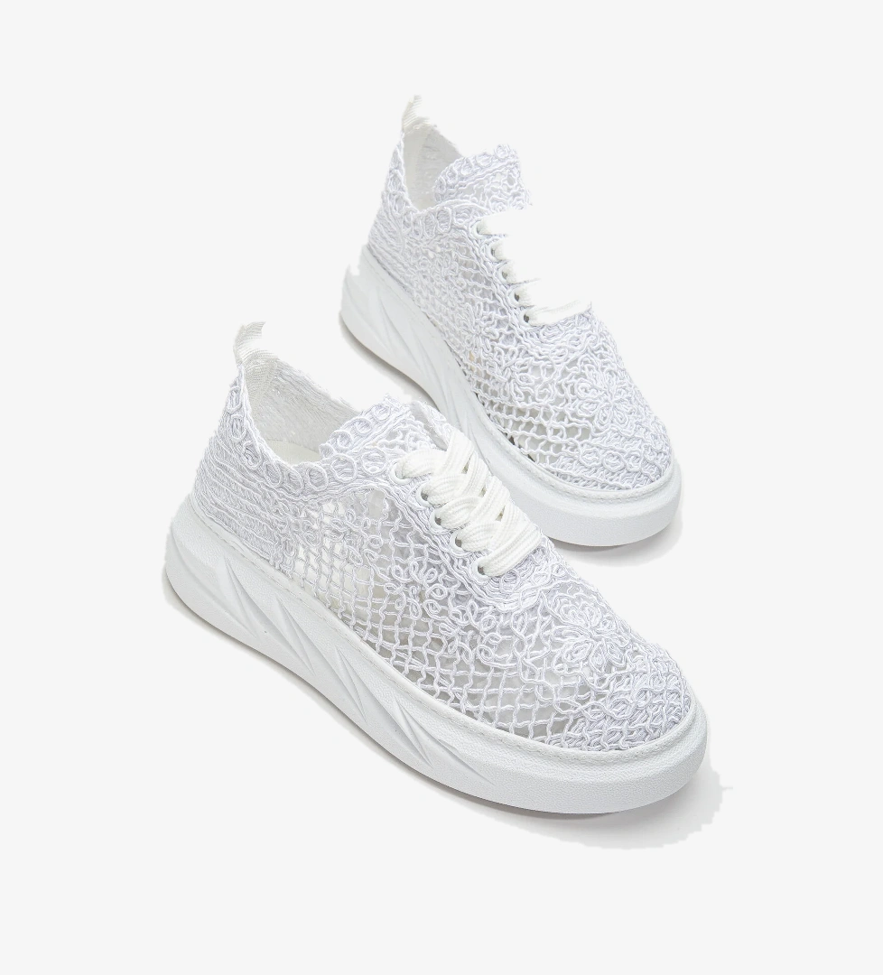 Tonny Black Kadın Beyaz Dantel Kumaş Kalın Taban Bağcıklı Spoır Ayakkabı model görseli