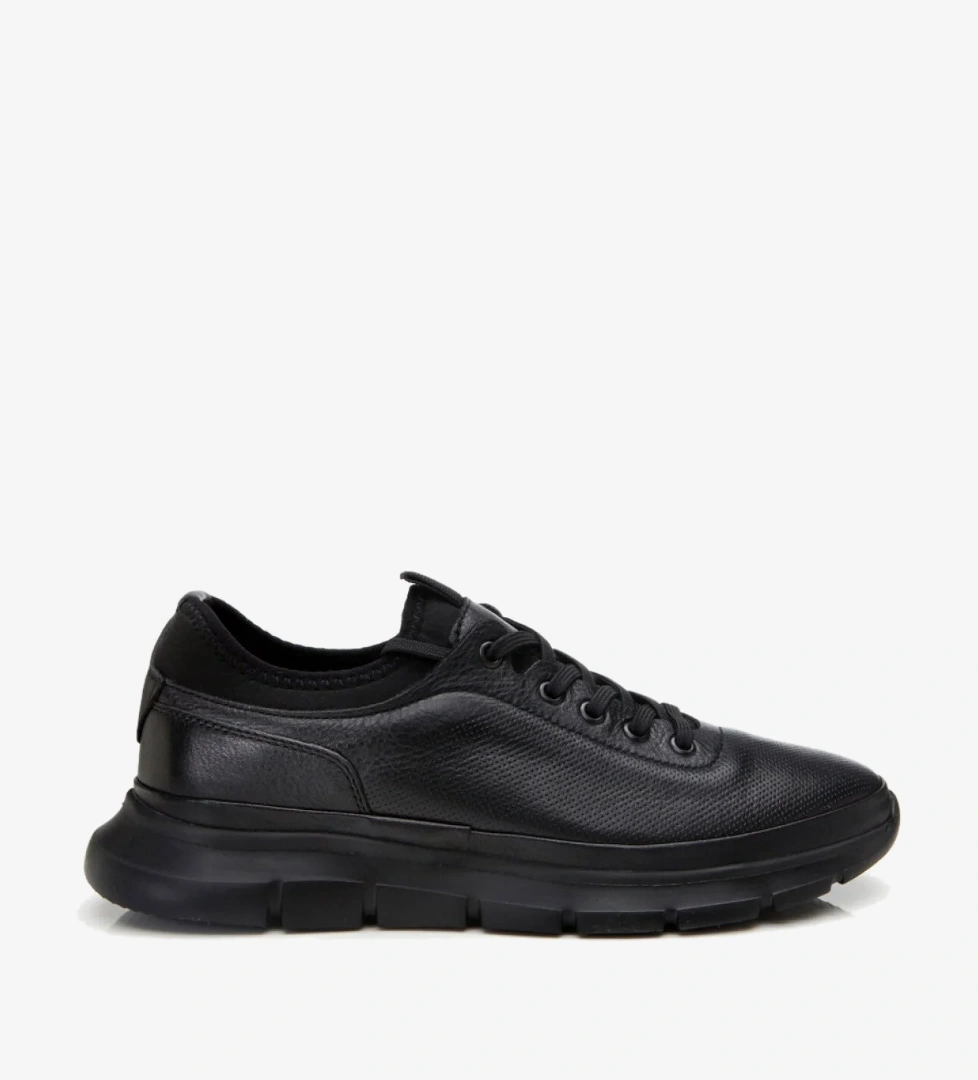 Hotiç Erkek Deri Siyah Ultra Hafif Tabanlı Spor Ayakkabı model görseli