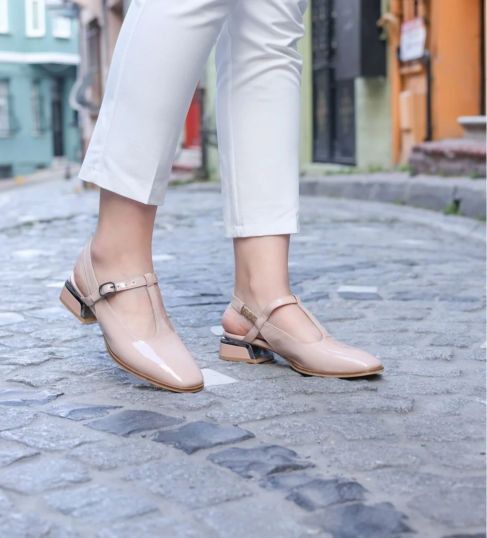 Fast Step Hakiki Deri Kadın Kısa Topuklu Ayakkabı 064ZA112 model görseli