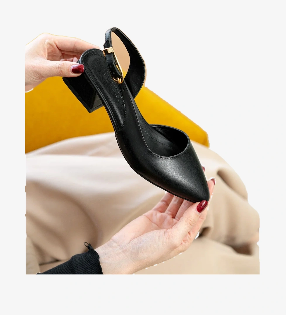 Aura Siyah Yanı Tokalı (4 cm Topuk Boyu ) Sivri Burun Topuklu Babet Ayakkabı