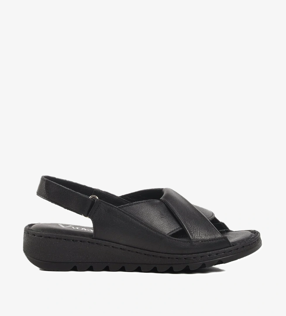 Siyah Hakiki Deri Cırtlı Kadın Sandalet Z265 Z