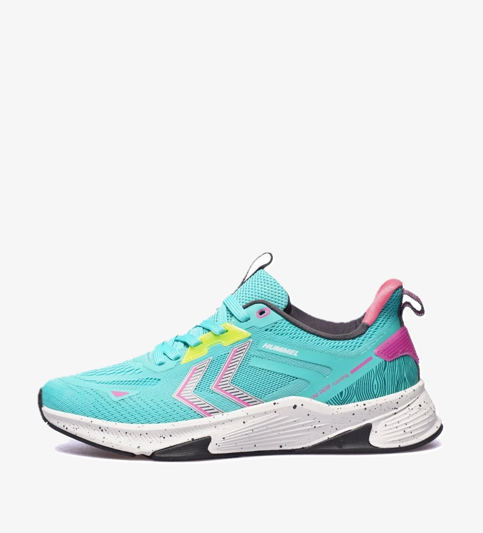 Hummel CORAL UW AYAKKABI model görseli