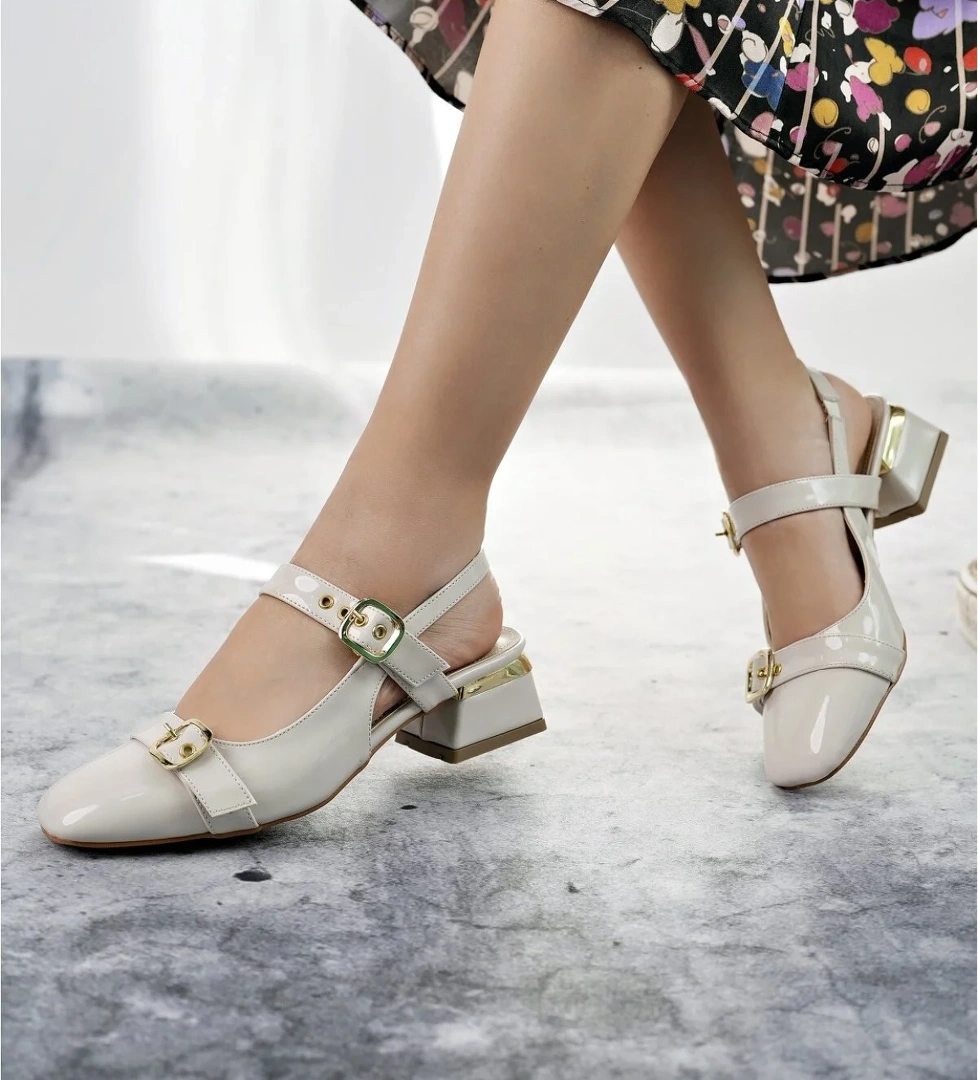 YUQİ Arkası Açık Küt Burun Çift Kemerli Kadın Günlük Klasik Kısa Topuklu Ayakkabı