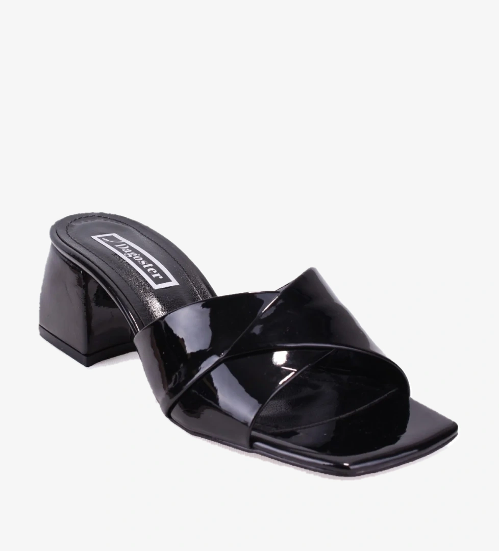 Dagoster Dza07-9321060 Beyaz Siyah Rugan Klasik Topuklu Kadın Terlik model görseli