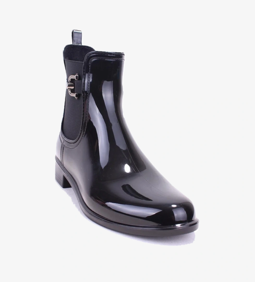 Igor W10173 Urban Trabilla Siyah Rugan Ortopedik Günlük Düz Topuk Kadın Bot model görseli