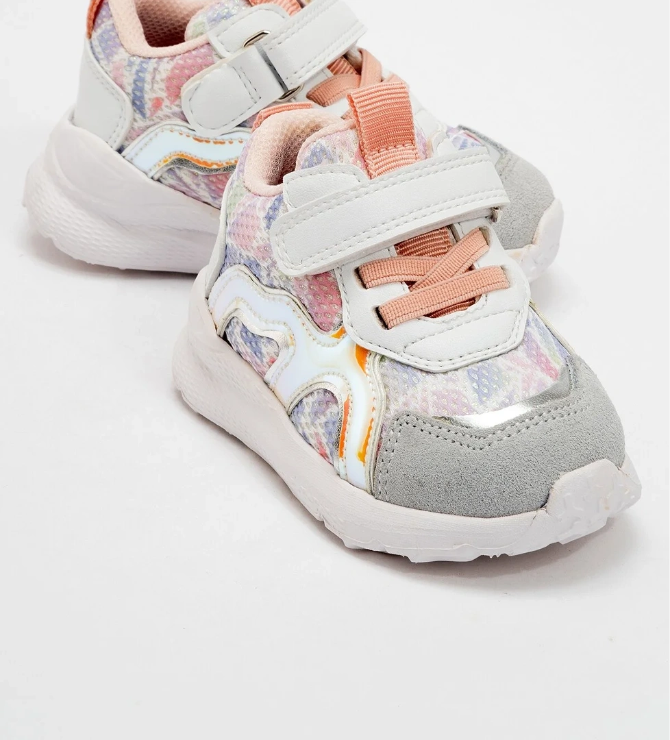 Mnpc Kız Çocuk Beyaz Hakiki Deri Spor Ayakkabı model görseli