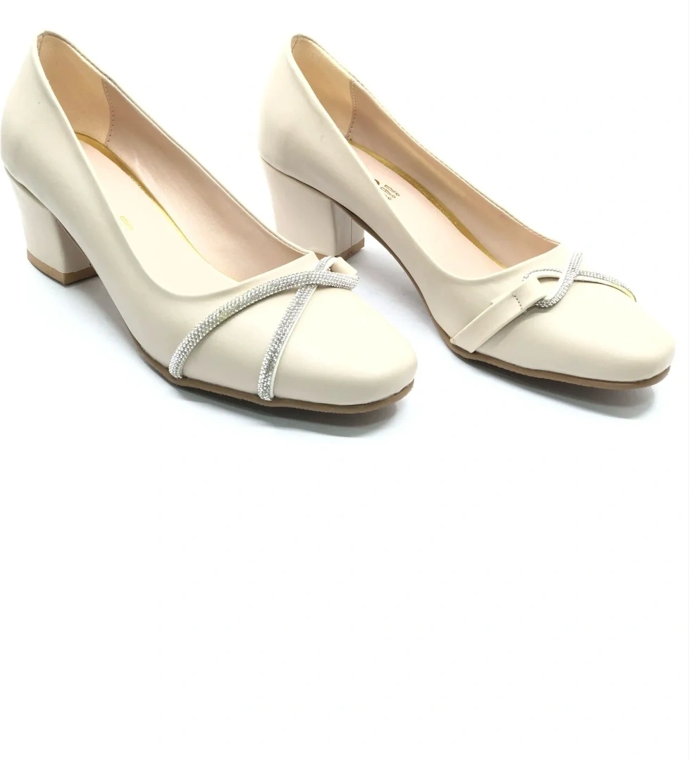 Mehtap Şerit Detaylı Topuklu Kadın Klasik Ayakkabı model görseli