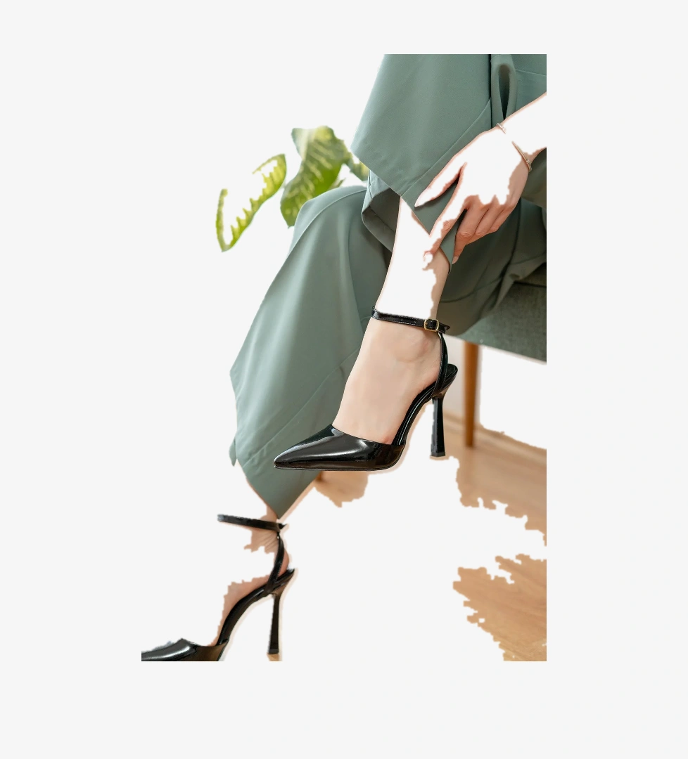 Alberta Siyah Rugan (10 Cm Topuk Boyu ) Sivri Burun Topuklu Ayakkabı