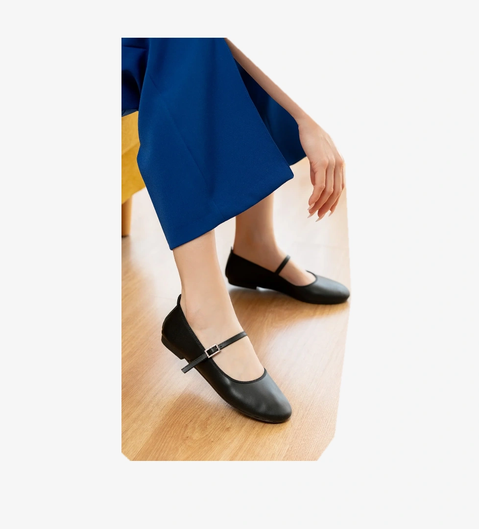 Divolya Armi Siyah Rugan Taşlı Baretli ( 1 Cm Topuklu ) Yuvarlık Burun Babet model görseli