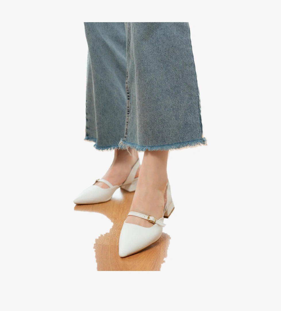 Lovis Beyaz Önü Baretli ( 4 cm Topuklu ) Sivri Burun Topuklu Ayakkabı