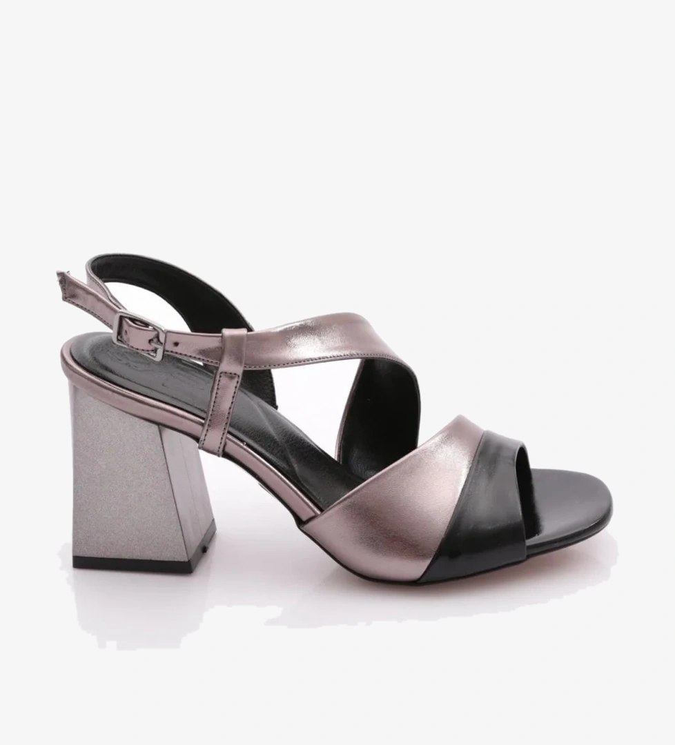 Dgn 888 Kadin Çapraz Bantli Topuklu Ayakkabi model görseli