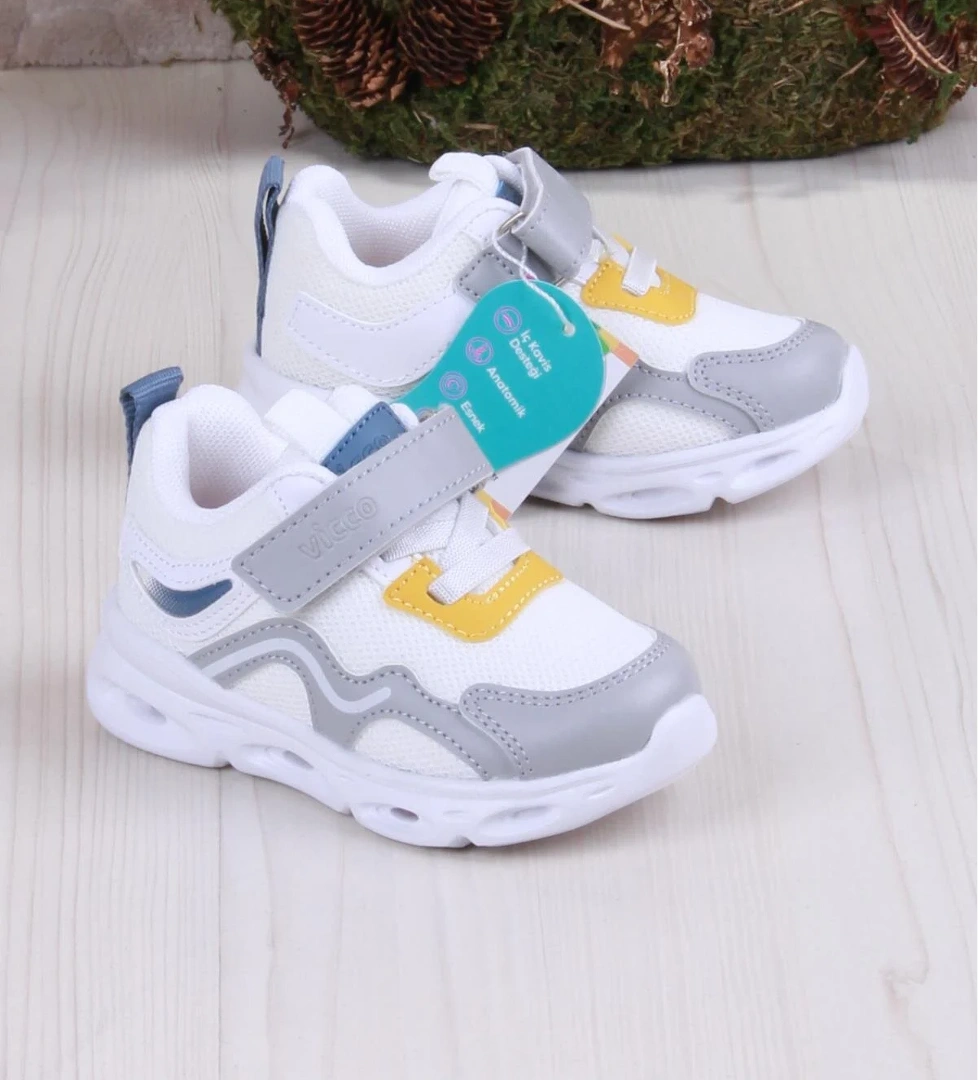 Vicco 346.B24Y.117 Beyaz Rony Işıklı Erkek Çocuk Ayakkabı model görseli