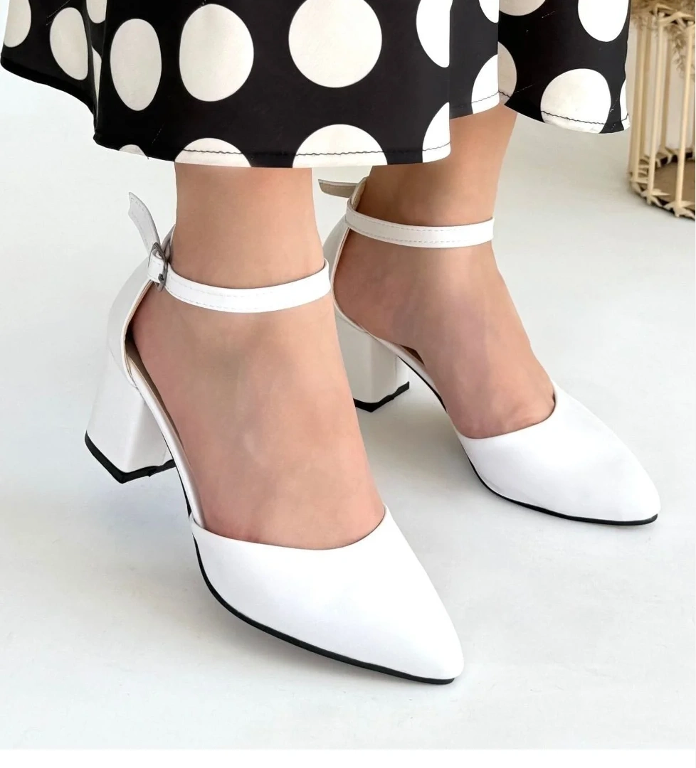 Beyaz Suni Deri Topuklu Kadın Ayakkabı