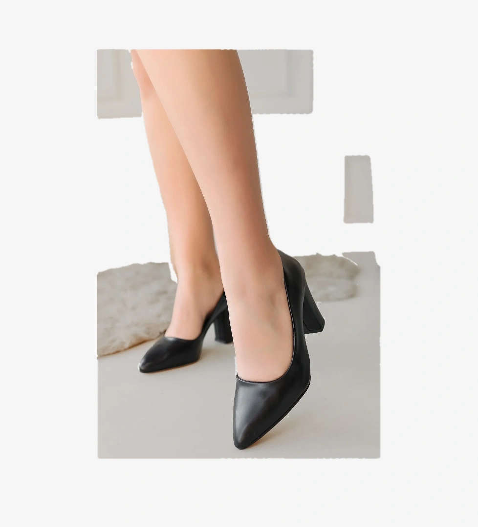 Siyah Suni Deri Topuklu Kadın Ayakkabı