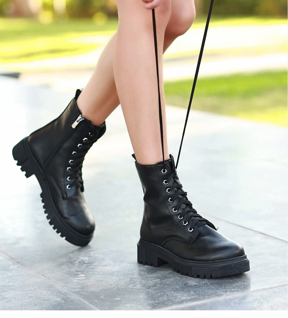 Kadın Siyah Suni Deri Bağcıklı Bot - Görsel 1