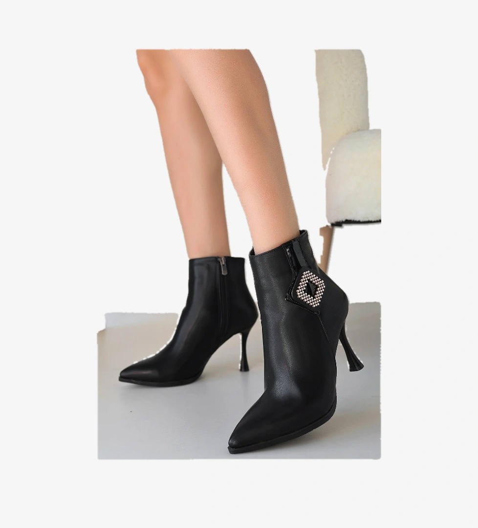 Siyah Suni Deri Topuklu Kadın Bot