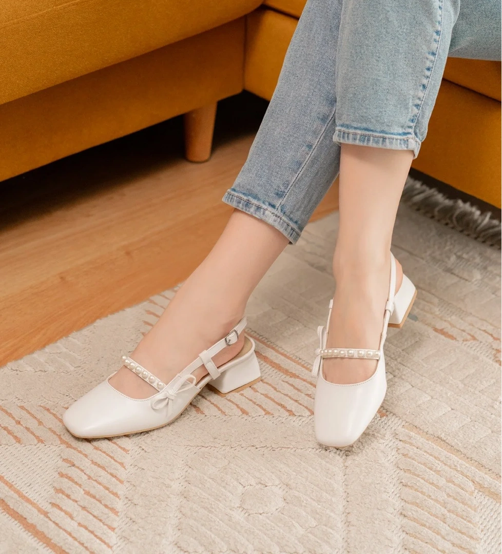 Melody Beyaz Fiyonklu İnci Detaylı (4 cm Topuklu ) Yuvarlak Burunlu Günlük Kullanım Ayakkabı