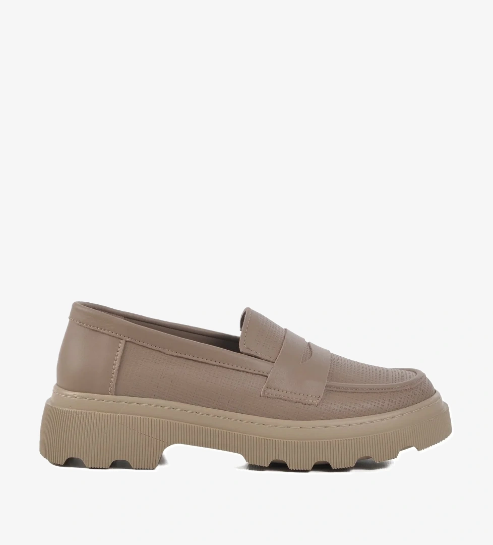 A Spor Aspor Vizon Hakiki Deri Kadın Casual Ayakkabı model görseli