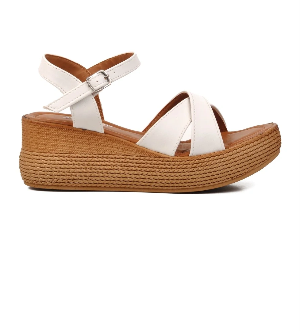 Aspor Beyaz Kadın Düz Sandalet