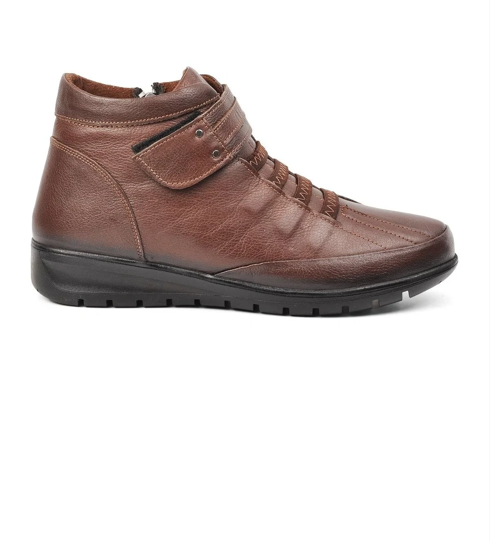 Voyager Kahve Siyah Kadın Bot model görseli